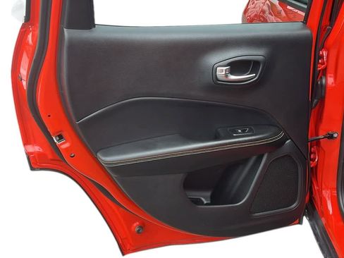 Used 2019 Jeep Compass Sport image 18