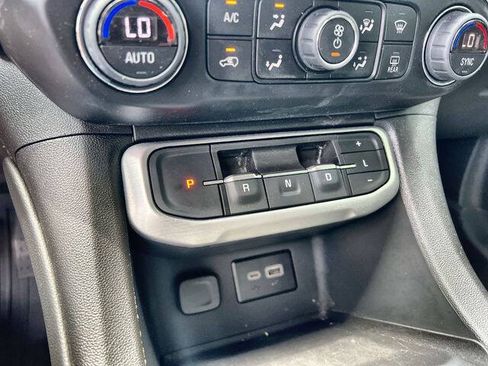 Used 2023 GMC Acadia SLE w/ Elevation Edition FWD image 15