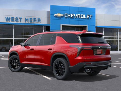 Used 2026 Chevrolet Traverse LT w/ Midnight/Sport Edition AWD/4WD image 3