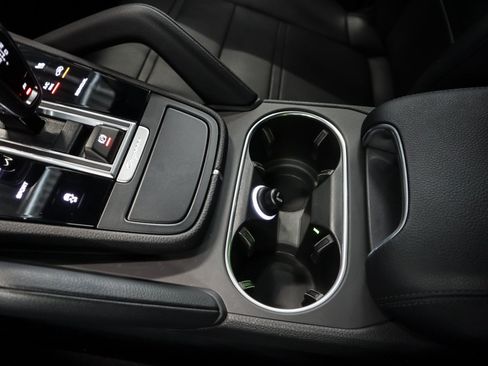 Certified 2023 Porsche Cayenne Platinum Edition AWD/4WD image 19