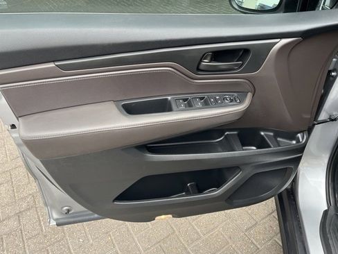 Used 2023 Honda Odyssey EX image 18