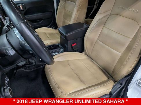Used 2018 Jeep Wrangler Unlimited Sahara AWD/4WD image 13