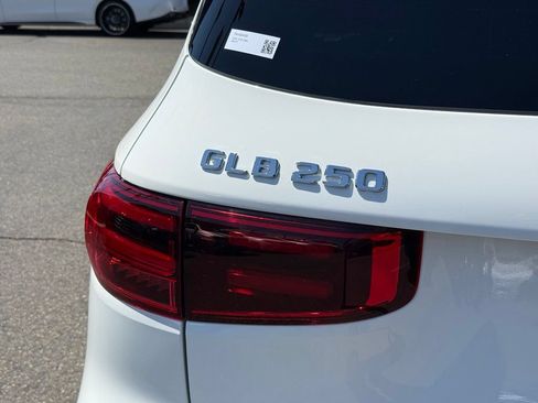 New 2026 Mercedes-Benz GLB 250 image 7