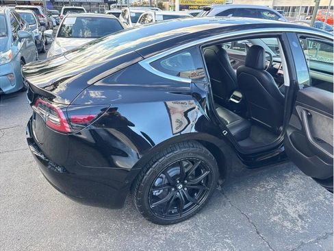 Used 2019 Tesla Model 3 Standard Range image 10