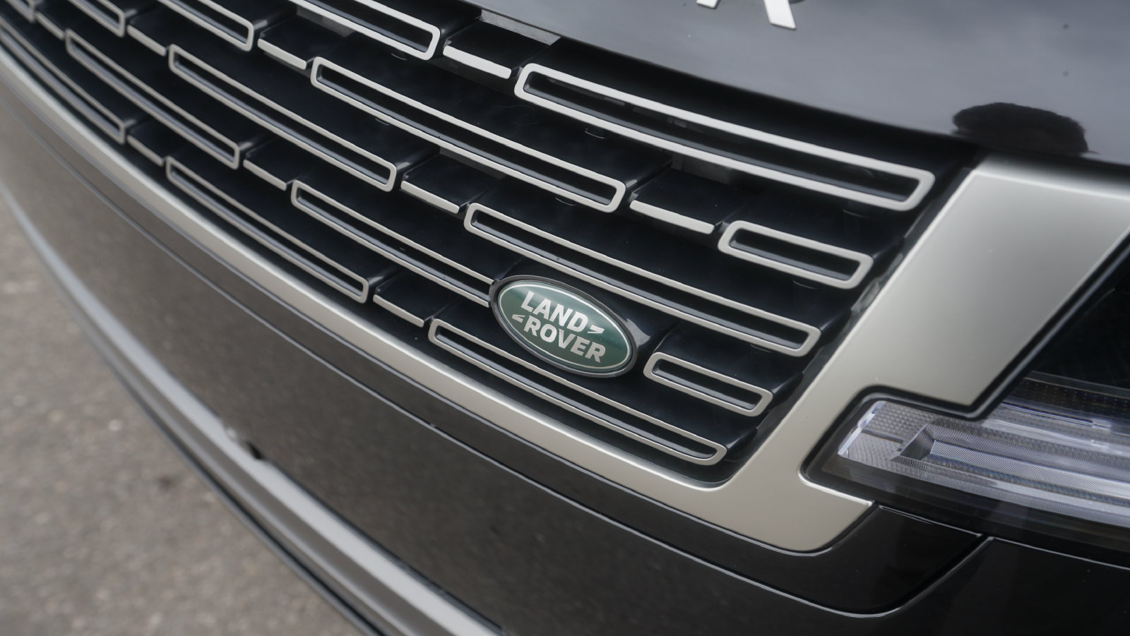Used 2025 Land Rover Range Rover SE AWD/4WD image 26