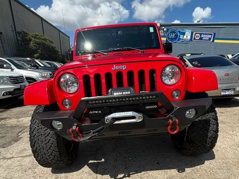 Used 2015 Jeep Wrangler Unlimited Sahara w/ Connectivity Group AWD/4WD image 2