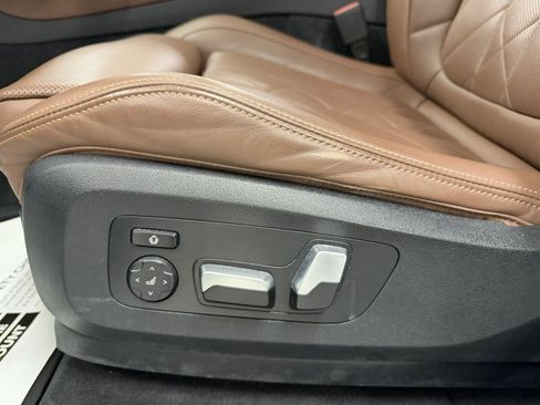 Used 2023 BMW X5 xDrive40i w/ Executive Package image 38