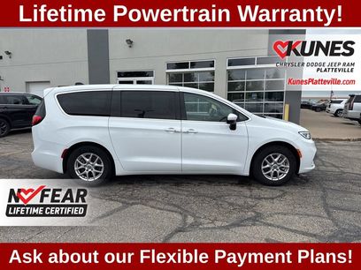 Used 2023 Chrysler Pacifica Touring-L