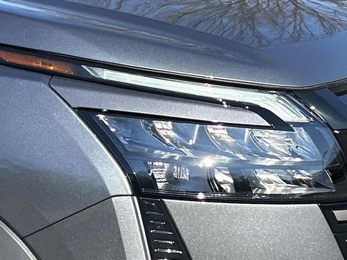 New 2026 Nissan Pathfinder Platinum AWD/4WD image 10