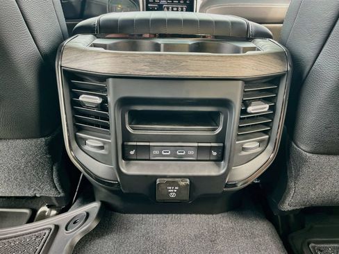 Used 2026 RAM 2500 Limited AWD/4WD image 27