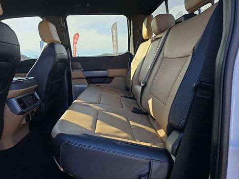 Used 2023 Ford F250 Lariat w/ Chrome Package image 17