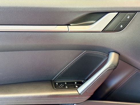 Used 2022 Porsche 911 Carrera image 11