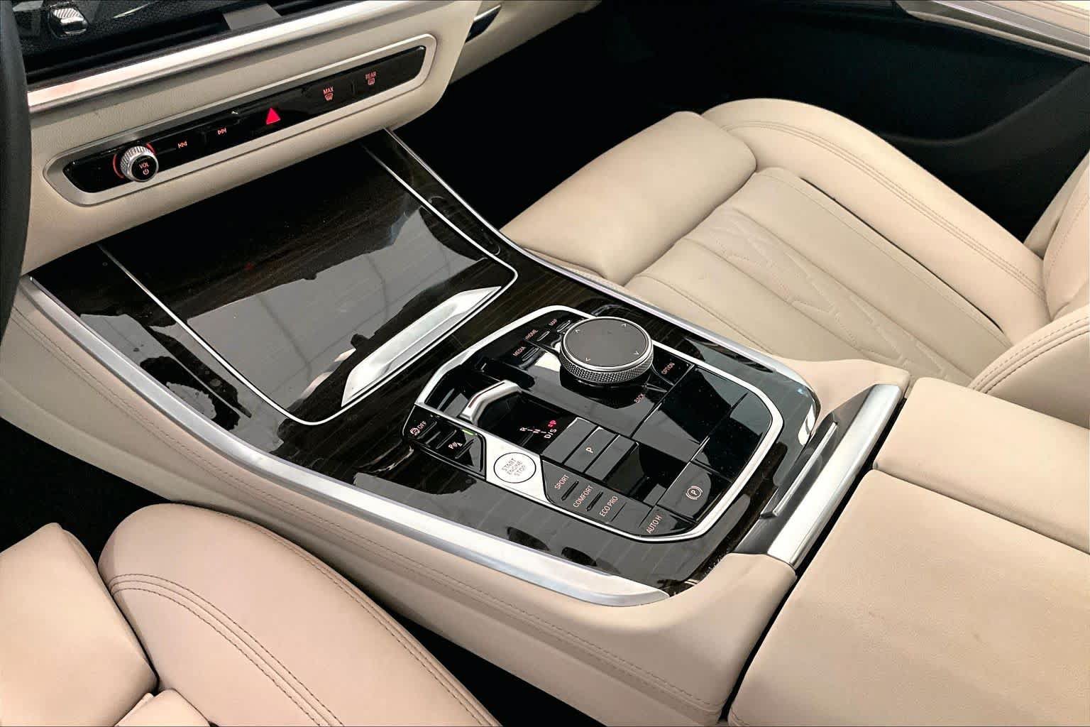 Used 2024 BMW X5 sDrive40i w/ Premium Package RWD image 15