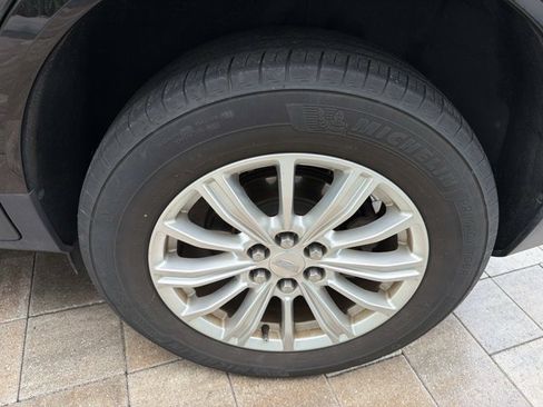 Used 2017 Cadillac XT5 FWD image 30