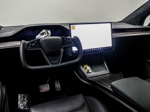 Used 2022 Tesla Model X image 17