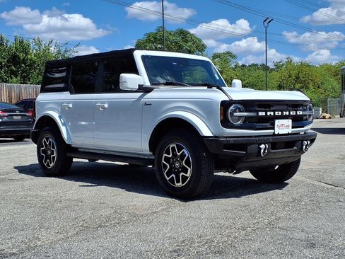 Used 2022 Ford Bronco Outer Banks AWD/4WD image 4