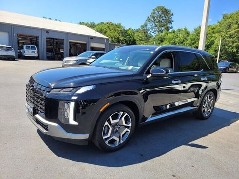 Used 2024 Hyundai Palisade Limited image 3