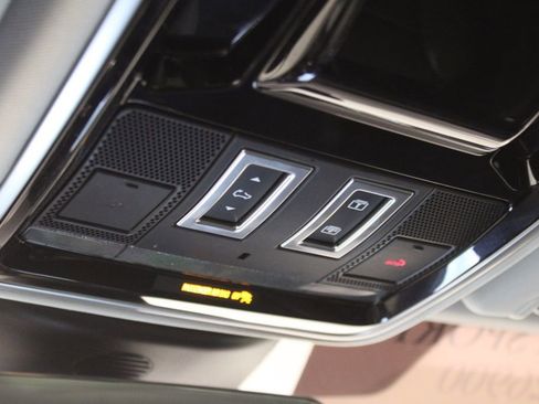 Used 2017 Land Rover Range Rover Sport Supercharged image 34