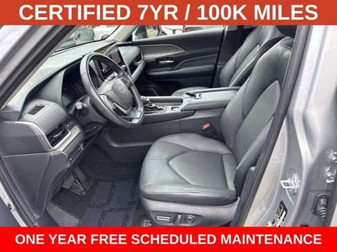 Used 2025 Toyota Grand Highlander FWD image 14