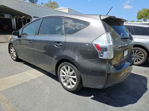 Used 2012 Toyota Prius V Five image 10