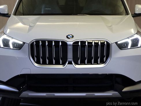 Used 2025 BMW X1 xDrive28i w/ Premium Package image 6