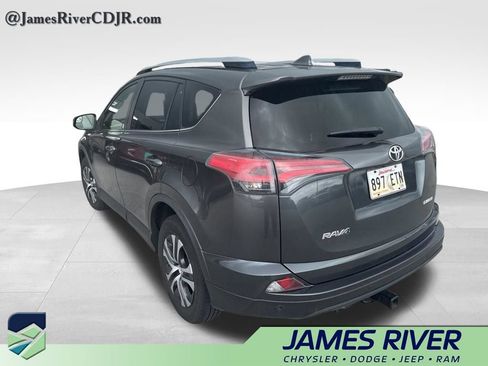 Used 2017 Toyota RAV4 LE FWD image 4