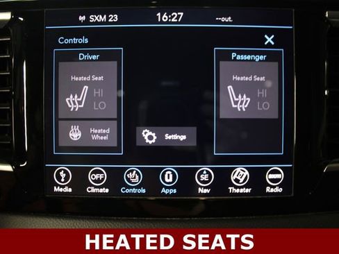 Used 2018 Chrysler Pacifica Touring-L Plus w/ Tire & Wheel Group FWD image 4