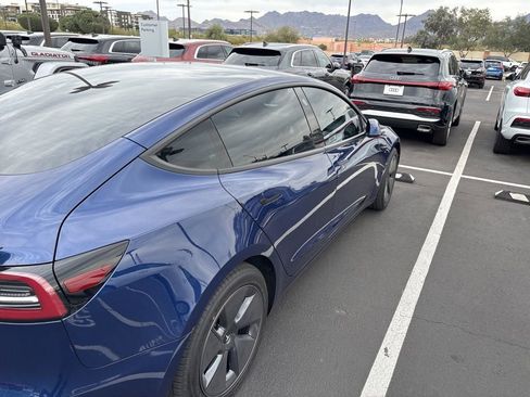 Used 2023 Tesla Model 3 Standard Range image 3