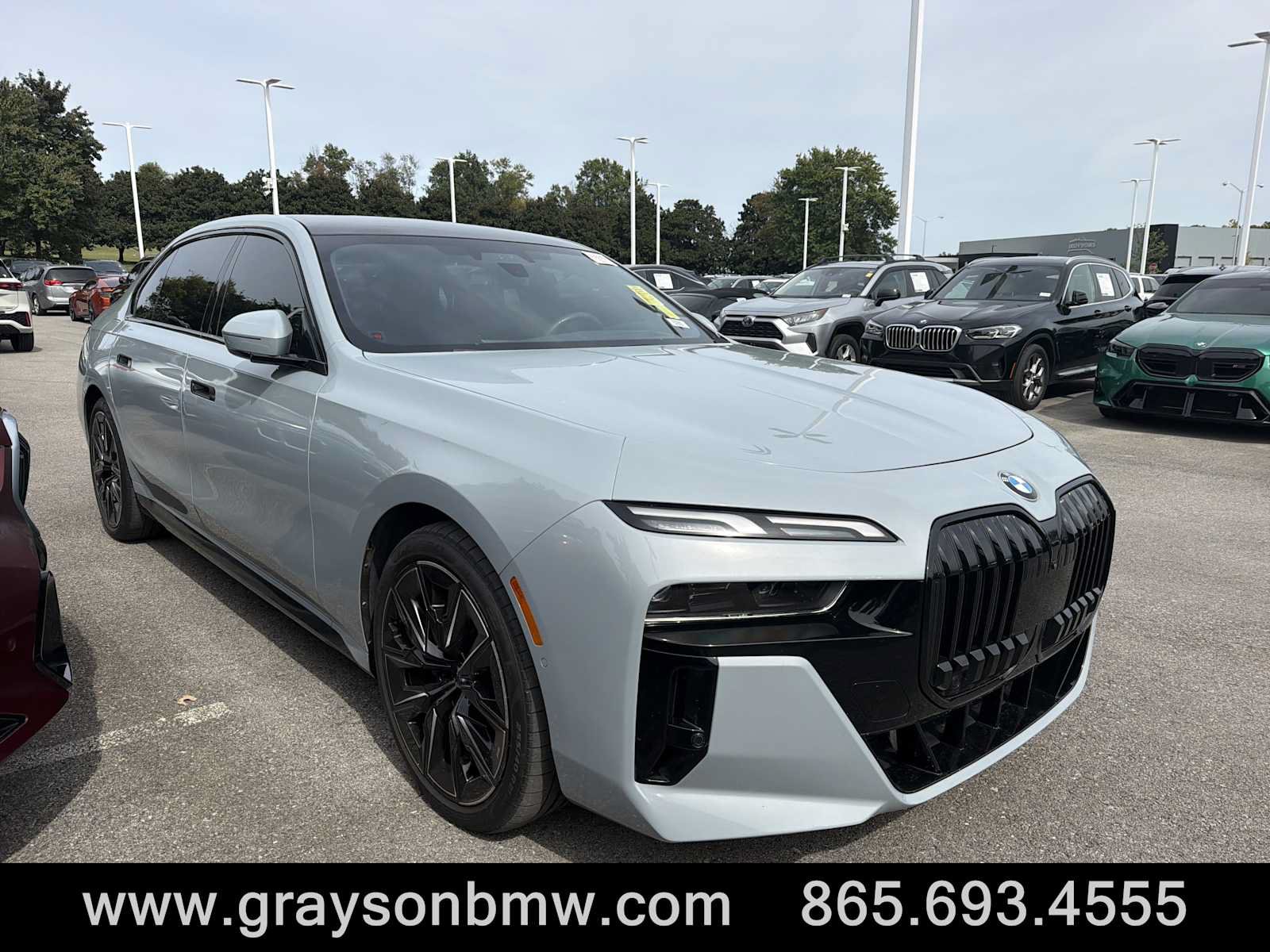 Used 2023 BMW 760i xDrive AWD/4WD image 1