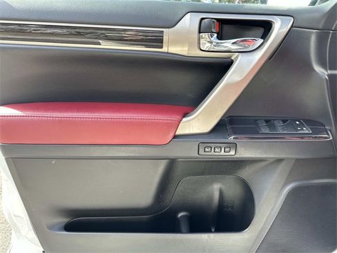 Used 2020 Lexus GX 460 Premium image 18