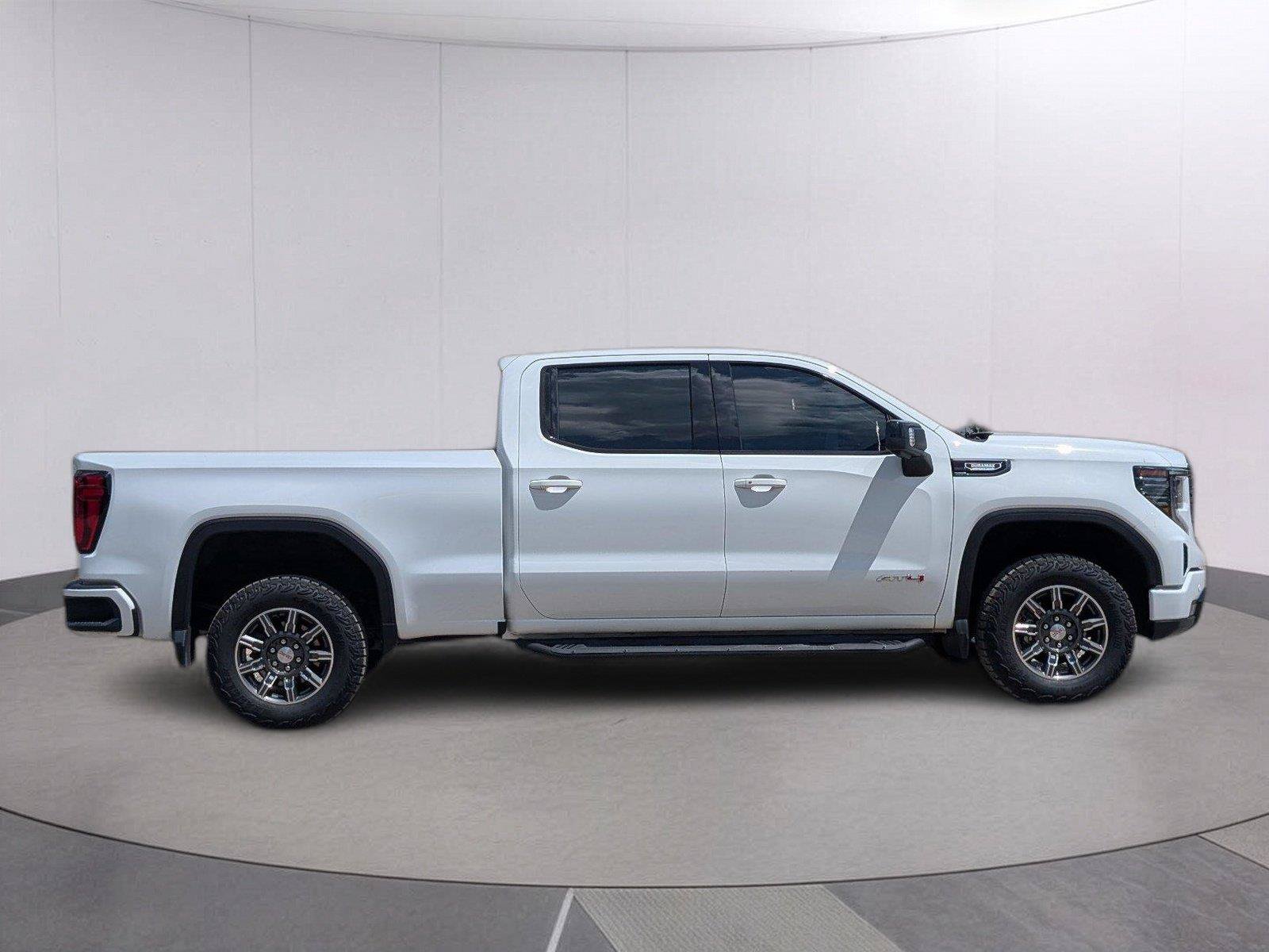 Used 2024 GMC Sierra 1500 AT4 w/ AT4 Premium Package AWD/4WD image 8