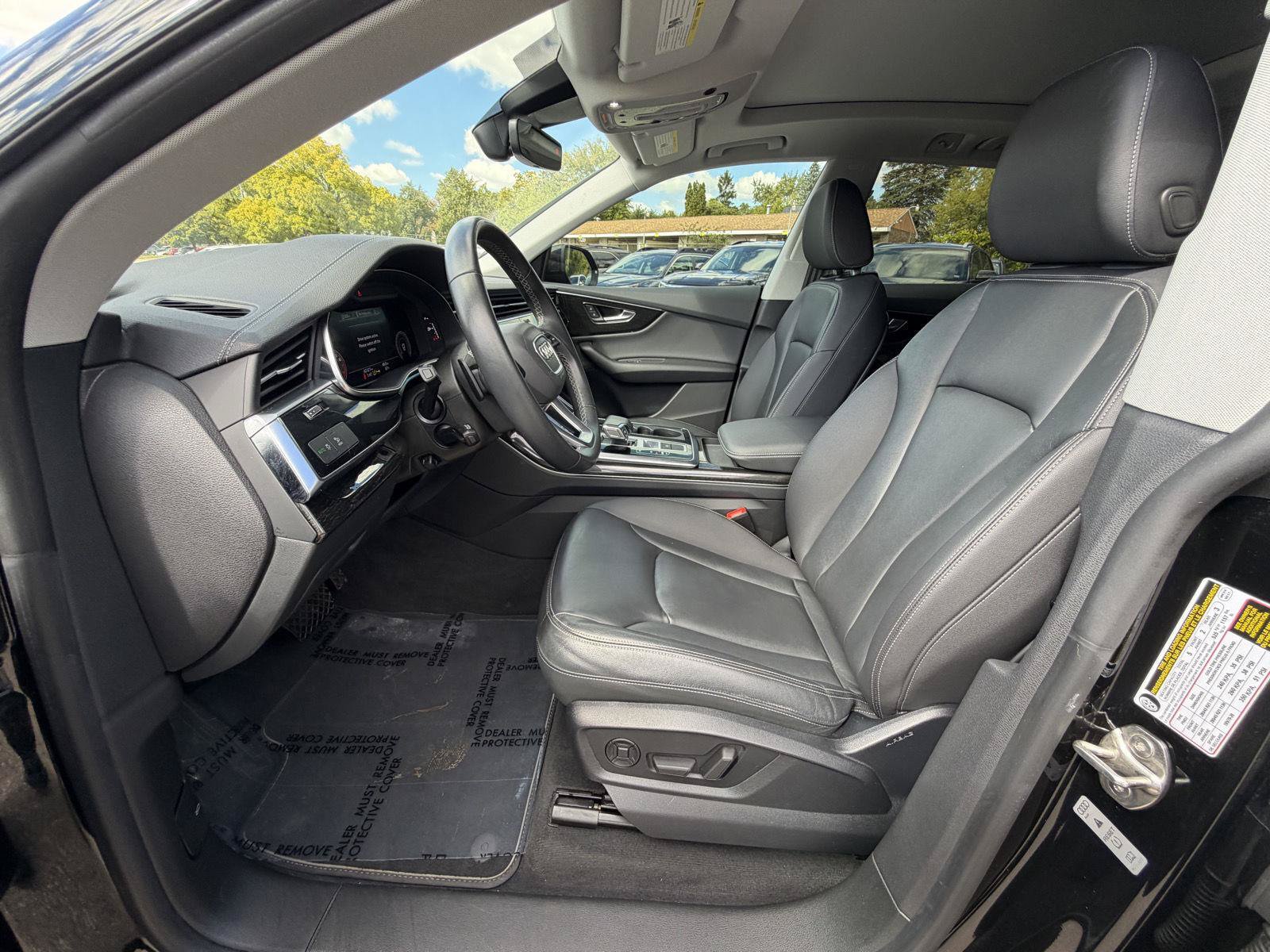 Used 2023 Audi Q8 Premium w/ Convenience Package AWD/4WD image 9