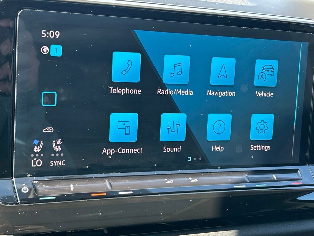 Certified 2026 Volkswagen Atlas SE w/ Panoramic Sunroof Package FWD image 33
