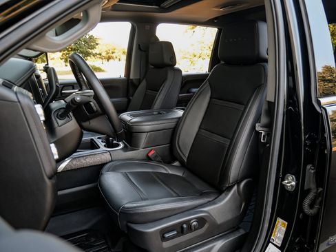 Used 2022 GMC Sierra 3500 Denali w/ Technology Package image 36