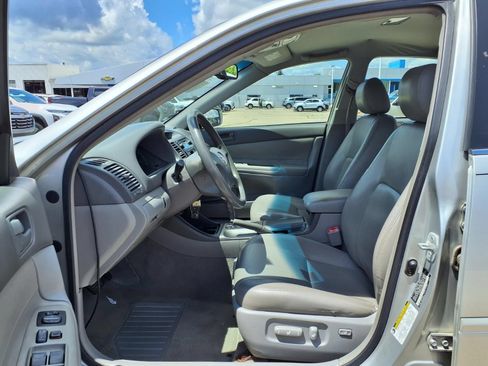 Used 2004 Toyota Camry FWD image 17