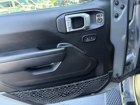 Used 2022 Jeep Wrangler Sport AWD/4WD image 11