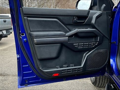 Certified 2025 Toyota Tacoma SR5 image 9