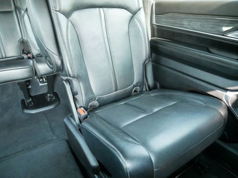 Used 2022 Jeep Wagoneer Series III w/ Flexible Seating Group AWD/4WD image 14