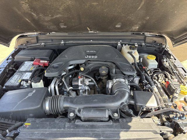 Used 2021 Jeep Wrangler Unlimited Sahara AWD/4WD image 18