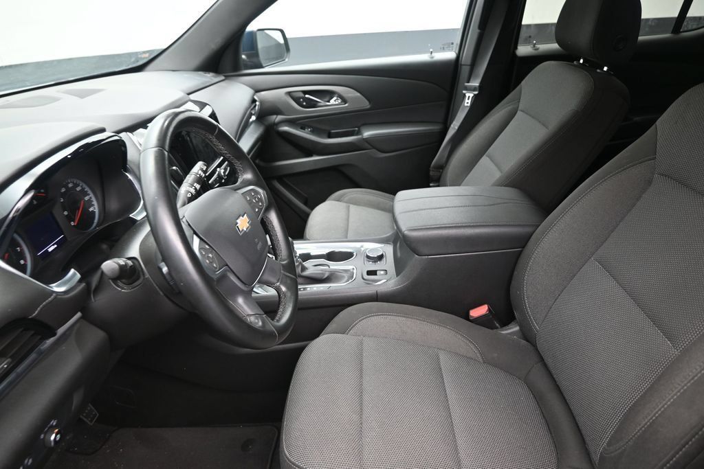 Used 2023 Chevrolet Traverse LT FWD image 12