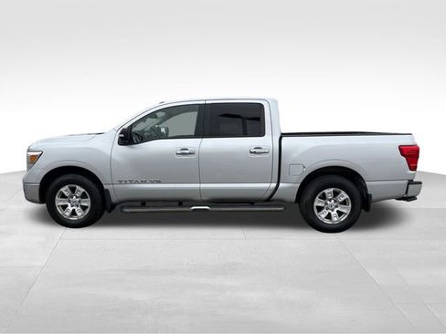 Used 2019 Nissan Titan SV w/ SV Convenience Package RWD image 4