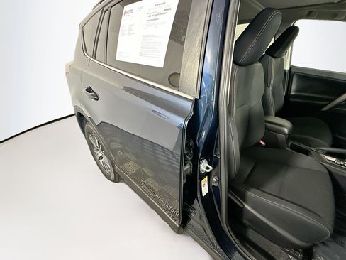 Used 2017 Toyota RAV4 XLE FWD image 27