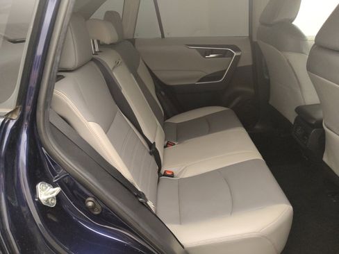 Used 2019 Toyota RAV4 XLE Premium image 19