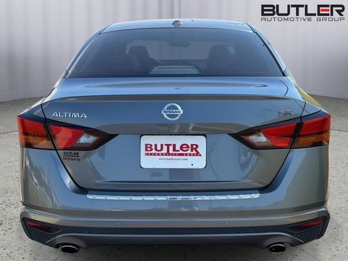 Used 2021 Nissan Altima 2.5 SR w/ SR Premium Package FWD image 5