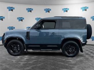 Used 2025 Land Rover Defender 90 X-Dynamic SE video 2