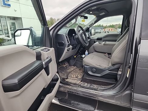 Used 2017 Ford F150 XLT image 15