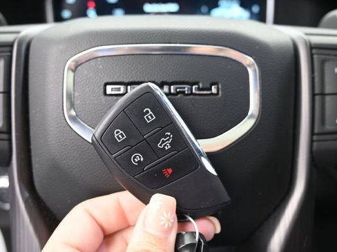 Used 2024 GMC Sierra 1500 Denali Ultimate AWD/4WD image 39
