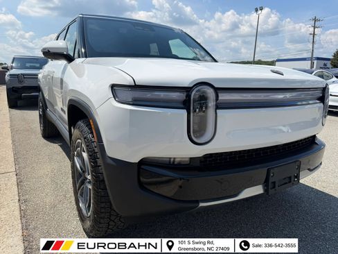Used 2025 Rivian R1S Adventure AWD/4WD image 24