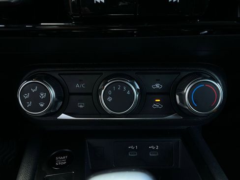 Used 2025 Nissan Kicks SV image 25