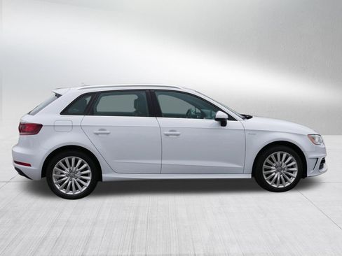 Used 2016 Audi A3 e-tron Premium Plus w/ Premium Plus Package FWD image 8